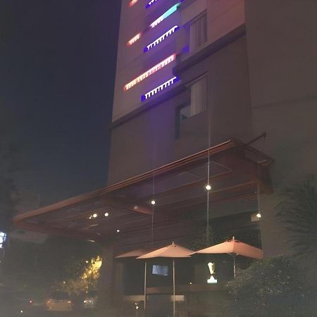 G Suites Hotel By Amithya Сурабая Экстерьер фото